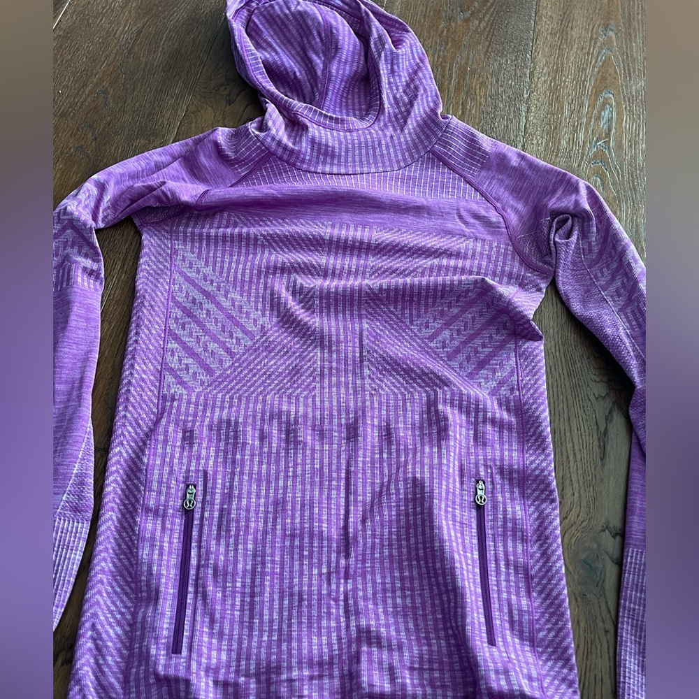 Thin lululemon running sweater